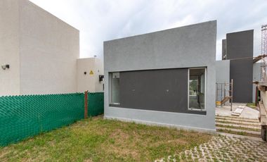 Casa en Brisanova, Pueblo Esther
