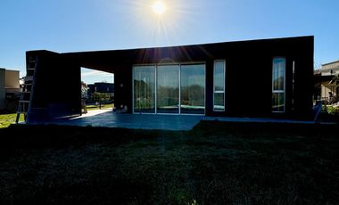 VENTA DE CASA EN SAN SEBASTIAN - AREA 2 GOLF - 4 AMBIENTES