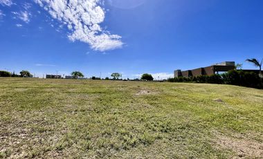 VENTA LOTE A LA LAGUNA - SAN SEBASTIAN AREA 1 NUESTRA SEÑORA DEL PILAR