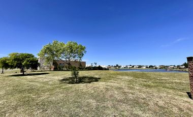 VENTA LOTE A LA LAGUNA - SAN SEBASTIAN AREA 1 NUESTRA SEÑORA DEL PILAR