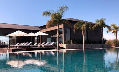 Casa en venta al lago en El Naudir