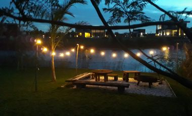 Casa en venta al lago en El Naudir