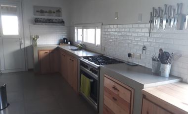 Casa en venta al lago en El Naudir