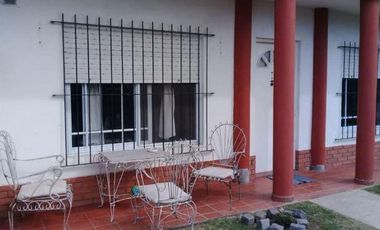 Departamento de 4 ambientes con cochera en Condominio Privado - Paso Del Rey - Moreno