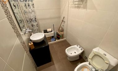 CASA 3 DORMITORIOS CON PILETA EN FISHERTON