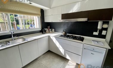 CASA 3 DORMITORIOS CON PILETA EN FISHERTON