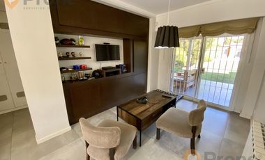 CASA 3 DORMITORIOS CON PILETA EN FISHERTON
