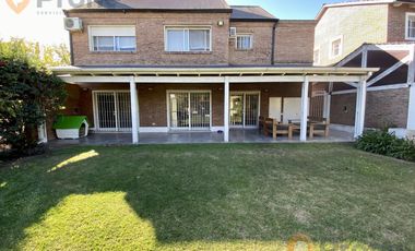CASA 3 DORMITORIOS CON PILETA EN FISHERTON