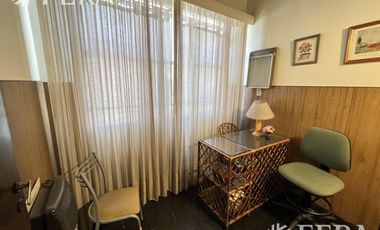 Venta casa 4 ambientes con local, cochera, quincho con parrilla y terraza en Wilde