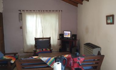 Venta  casa 3/ dormitorios B° confluencia rural