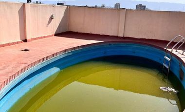 Inversores! Cochera para auto, varias motos y baulera, Moreno al 300, Barrio Sur