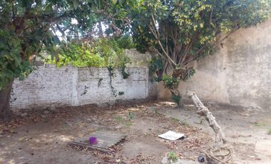 Casa de 3 ambientes y amplio lote con local en venta en Guernica