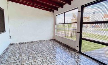 Casa en venta - 3 Dormitorios 1 Baño - Cochera - 400Mts2 - Melchor Romero, La Plata