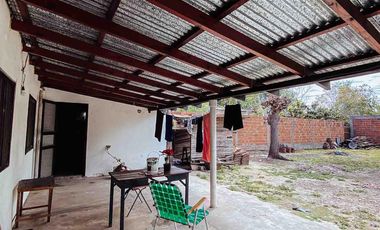 Casa en venta - 3 Dormitorios 1 Baño - Cochera - 400Mts2 - Melchor Romero, La Plata