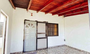 Casa en venta - 3 Dormitorios 1 Baño - Cochera - 400Mts2 - Melchor Romero, La Plata