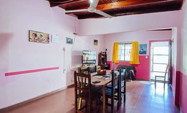 Casa en venta - 3 Dormitorios 1 Baño - Cochera - 400Mts2 - Melchor Romero, La Plata