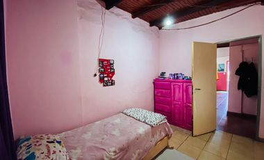 Casa en venta - 3 Dormitorios 1 Baño - Cochera - 400Mts2 - Melchor Romero, La Plata