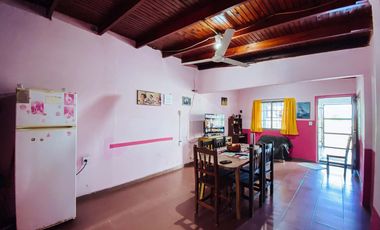 Casa en venta - 3 Dormitorios 1 Baño - Cochera - 400Mts2 - Melchor Romero, La Plata