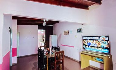 Casa en venta - 3 Dormitorios 1 Baño - Cochera - 400Mts2 - Melchor Romero, La Plata
