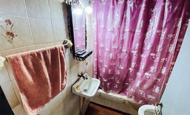 Casa en venta - 3 Dormitorios 1 Baño - Cochera - 400Mts2 - Melchor Romero, La Plata