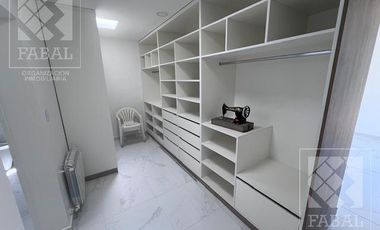Casa alquiler Los Canales, Plottier, 2 dormitorios, 2 baños, jardín y entrada para autos