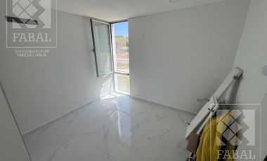 Casa alquiler Los Canales, Plottier, 2 dormitorios, 2 baños, jardín y entrada para autos