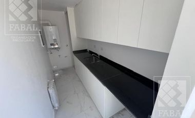 Casa alquiler Los Canales, Plottier, 2 dormitorios, 2 baños, jardín y entrada para autos