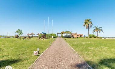 Casa 4 dormitorios, amplio jardín - Puerto Paraíso - Gral Lagos | Venta