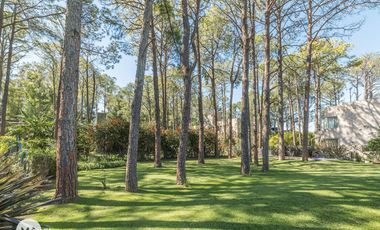 Casa 4 dormitorios, amplio jardín - Puerto Paraíso - Gral Lagos | Venta