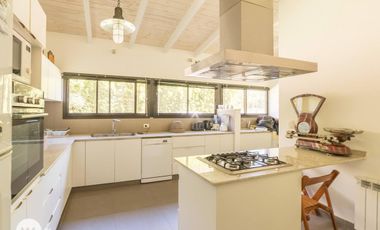 Casa 4 dormitorios, amplio jardín - Puerto Paraíso - Gral Lagos | Venta