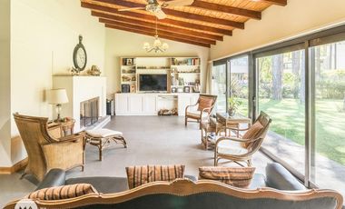 Casa 4 dormitorios, amplio jardín - Puerto Paraíso - Gral Lagos | Venta