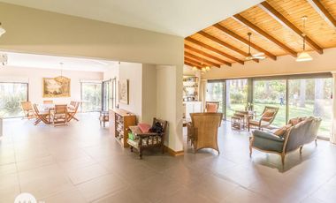 Casa 4 dormitorios, amplio jardín - Puerto Paraíso - Gral Lagos | Venta