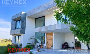 Casa en barrio privado Terralagos, Canning