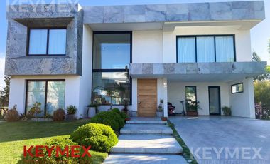 Casa en barrio privado Terralagos, Canning
