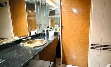 Casa en venta - 3 Dormitorios 3 Baños - Cocheras - 420Mts2 - Mataderos