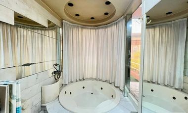 Casa en venta - 3 Dormitorios 3 Baños - Cocheras - 420Mts2 - Mataderos