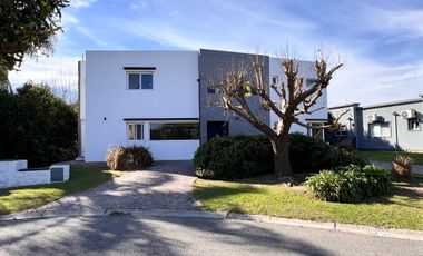 Casa en  en VENTA / Alquiler