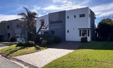 Casa en  en VENTA / Alquiler