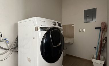 CASA EN VENTA  EN HIGH GARDEN ZIBATA QUERETARO