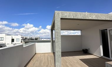 CASA EN VENTA  EN HIGH GARDEN ZIBATA QUERETARO