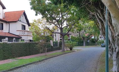 VENTA CASA PQUE.AGUIRRE-Labrden 400-4d dep/serv-Pil-Quin c/parr-Lindísima-sup.cub 476m2-terr 926m2