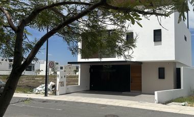 Casa  NUEVA en renta VALLE de Juriquilla Querétaro.