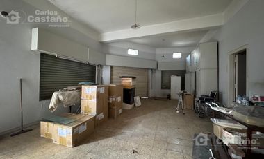 Importante Casa 3 Amb. en Esquina con Sótano, Local o Garaje y Terraza