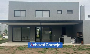 VENTA de Casa en el barrio Ceibos, Puertos (3 dormitorios (1 en suite), escritorio y jardin)