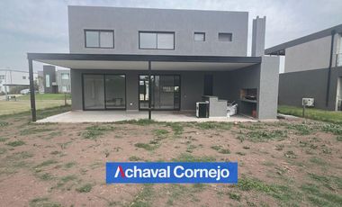 VENTA de Casa en el barrio Ceibos, Puertos (3 dormitorios (1 en suite), escritorio y jardin)