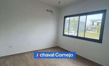 VENTA de Casa en el barrio Ceibos, Puertos (3 dormitorios (1 en suite), escritorio y jardin)