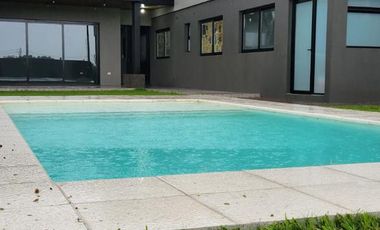Casa en venta 3 dormitorios Ibarlucea