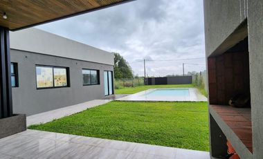 Casa en venta 3 dormitorios Ibarlucea