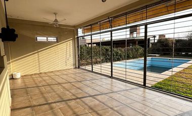 Casa de 2 dormitorios - Venta