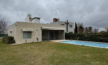 Casa de 2 dormitorios - Venta